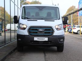 Ford E-Transit Pritsche 67kWh/184PS L3H1 350 Trend bei BM || Ford Danner PKW in 
